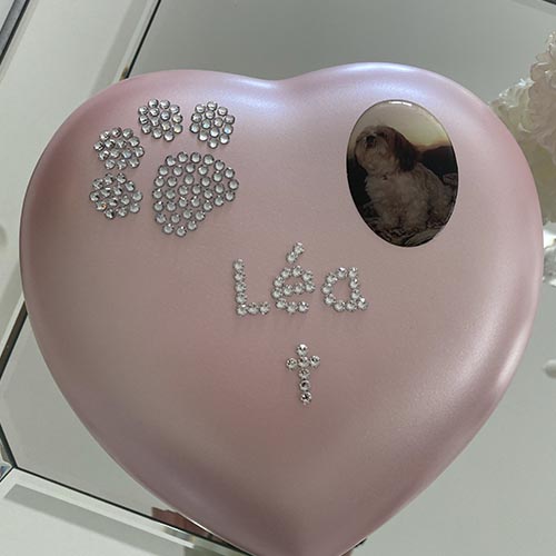 Tierurne,Tierurnen,Tierurne für Zuhause,Tierurne günstig kaufen, Urne für Hunde, Urne für Hund, Urne für Katze,Tierurne,Tierbestatter,Tierurnen mit Namen, Tierurnen mit Foto,Tierurne für Hund, Tierurne für Katze mit Namen und Foto